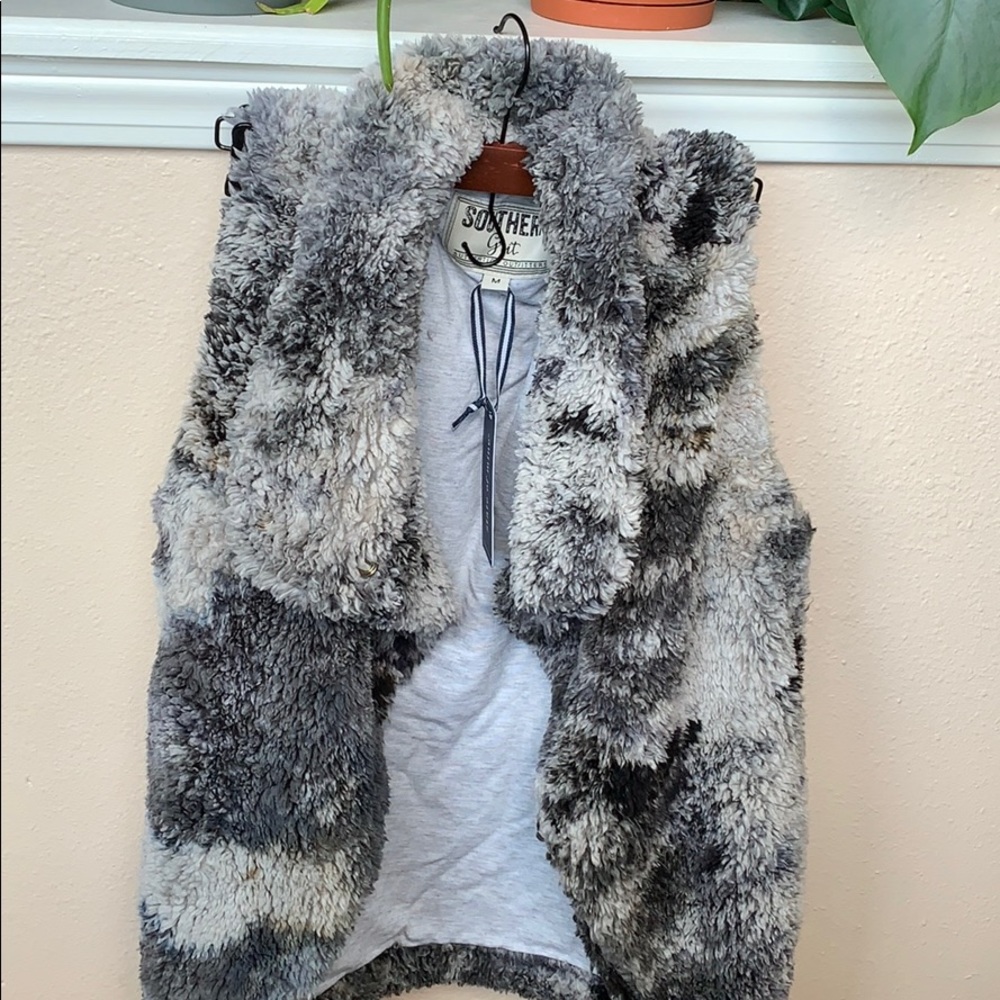 Fluffy Southern Gurt vest